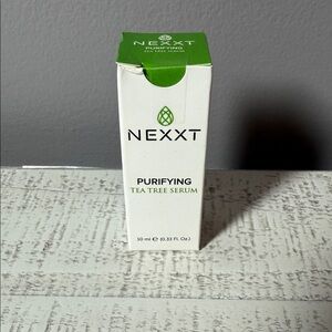 NEXXT Purifying Tea Tree Serum - Green and White